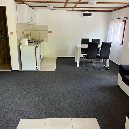 Atc Kajlovec Apartment